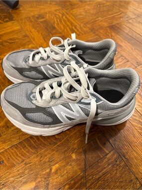 New Balance Women's 990 v6